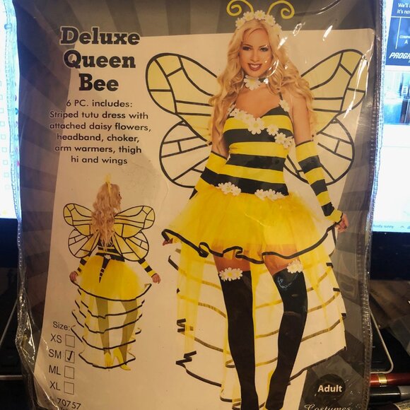 NEW Deluxe Queen Bee Costume SZ SM Halloween Theatre Retails $63 Missing Wings - Picture 3 of 3